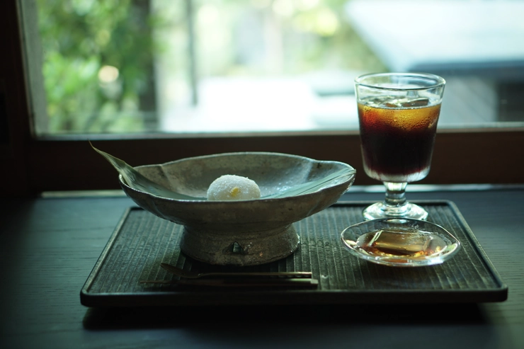リトリート ひとリート 一人時間 都内 東京 ずらしスポット 恵比寿駅 和菓子 SISIRI 喫茶 カフェ 雪もち コーヒー