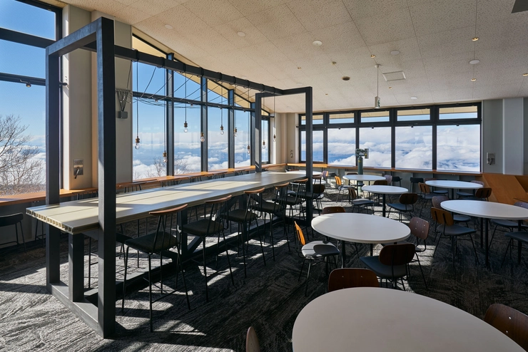 ひとリート 日帰り 関東 ひんやり スポット 避暑地 長野 SORA terrace cafe ソラテラス カフェ 店内