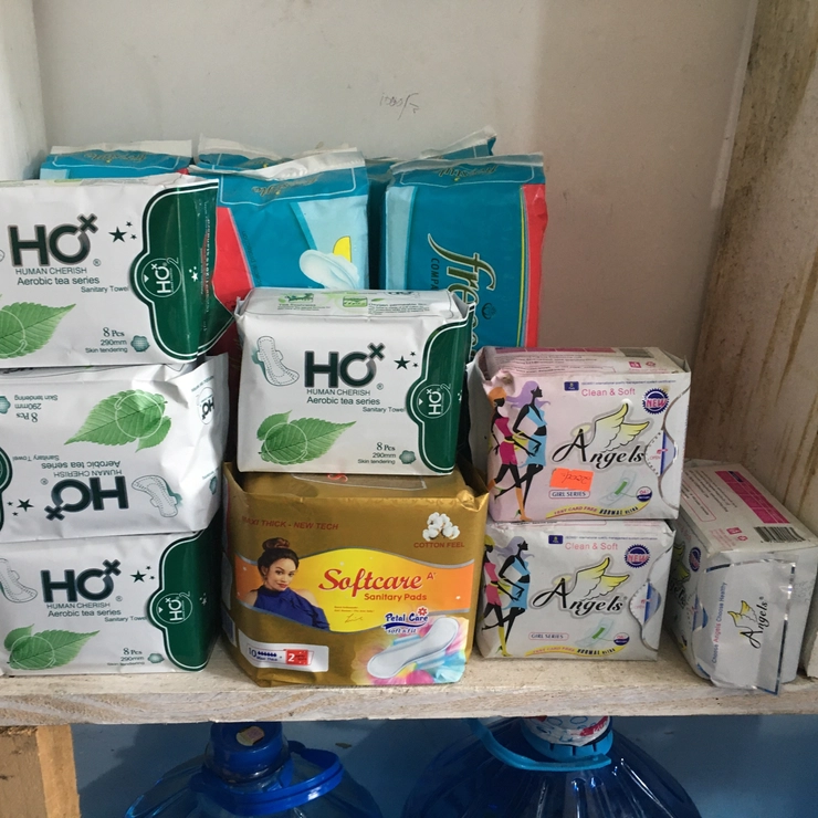 タンザニア　生理用品　ナプキン　2 