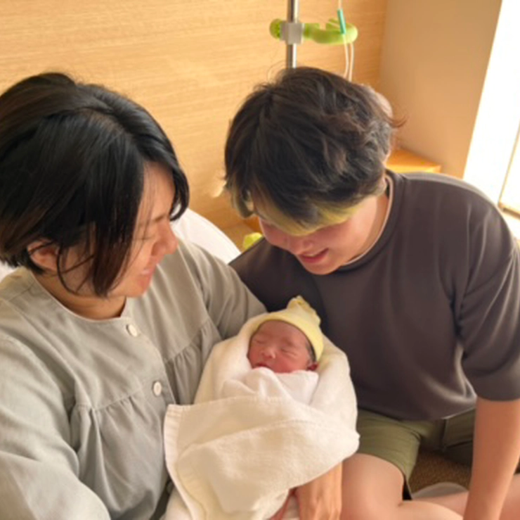 シオリーヌさんとつくしさん、赤ちゃんの写真