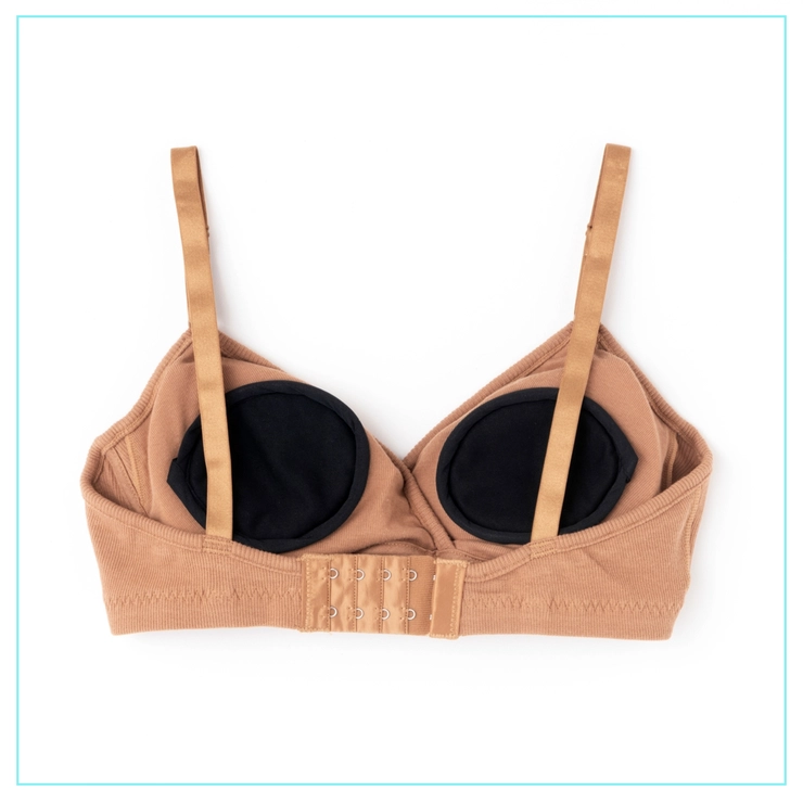 クロスプラスの吸水ブラのバックスタイル