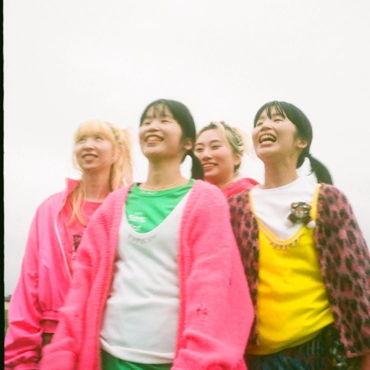 CHAIの4人。(右から)マナ、ユナ、カナ、ユウキ