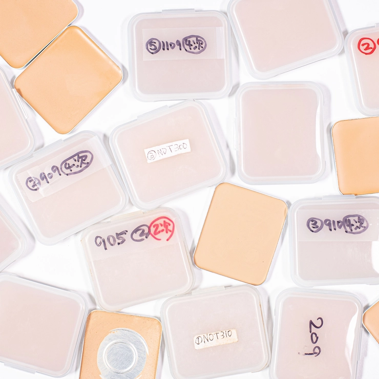 吉川康雄　UNMIX　ファンデーション　色出し作業